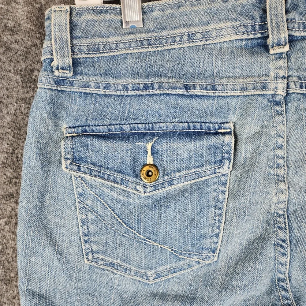 Sonoma Bermuda Shorts Women 8R Light Wash Denim Stretch Mid Rise Blue 11 Inseam